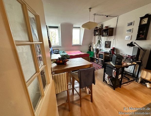 Objektdetails: Köln - Nippes - Wohnung Gemütliches Dachgeschossapartment in zentraler Lage / Nähe Leipziger Platz - Photo 1