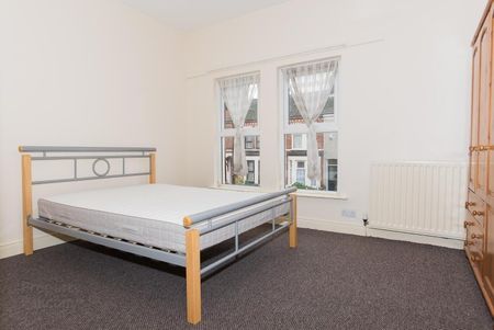 25 Windsor Road, - Photo 5
