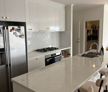 4-bedroom shared house / townhouse, Martin Pde - Photo 2