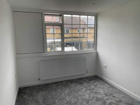 3 bedroom property to rent in Erith - Photo 3