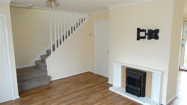 3 bedroom semi-detached house to rent - Photo 1