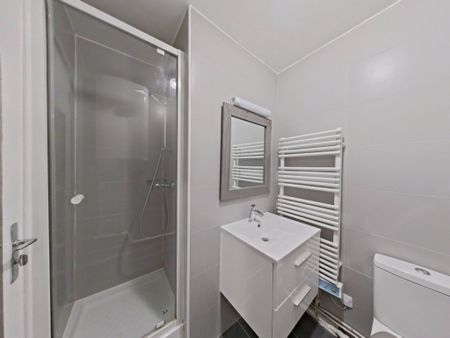 Location Appartement 1 pièce 27m² PARIS 15ème - Photo 5