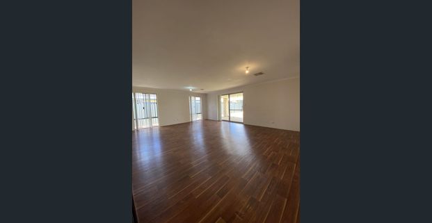 Welcome to Your Spacious 4x2 Home in Aveley! - Photo 1