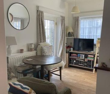 Delightful peaceful private wing of Listed Grade II Cottage - Photo 1