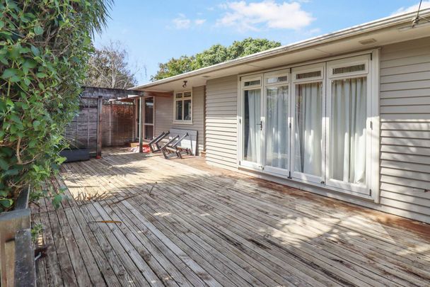 Charming and Well-Maintained Three-Bedroom Family Home - Photo 1