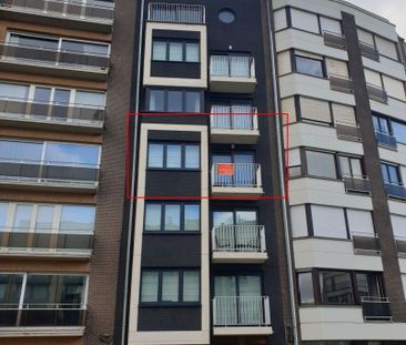 Recent modern 2 slaapkamer -appartement in het centrum van Koksijde... - Photo 2