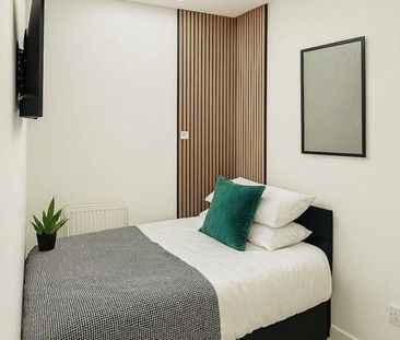 3 bedroom ground floor flat to rent - Photo 2