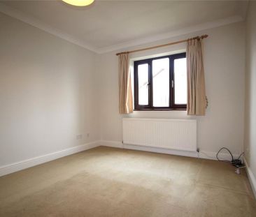 4 bedroom detached house to rent - Photo 4