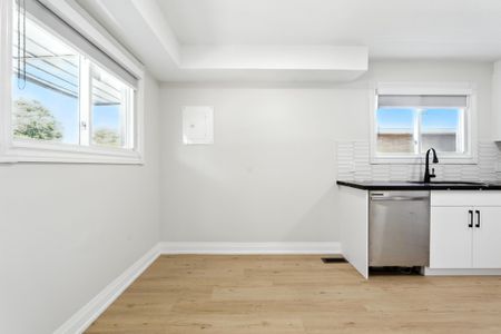 For Lease - 929 Upper Ottawa Street Unit# A, Hamilton, Ontario - Photo 3