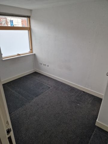 4 Bed Terraced House, Cable Yard, CV1 - Photo 4