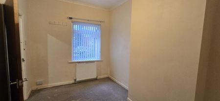 4 bedroom terraced house to rent - Photo 5