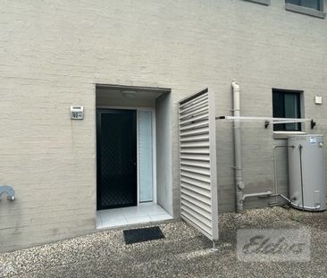 Spacious Unit - Photo 1