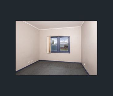 Spacious 3-Bed Glenorchy Family Home - Photo 3