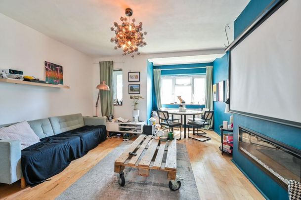 3 bedroom flat to rent - Photo 1