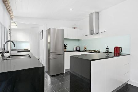 9 Thomas Street, Birchgrove. - Photo 2