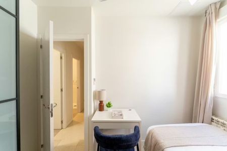 Calle de Fuencarral, Madrid, Community of Madrid 28010 - Photo 3