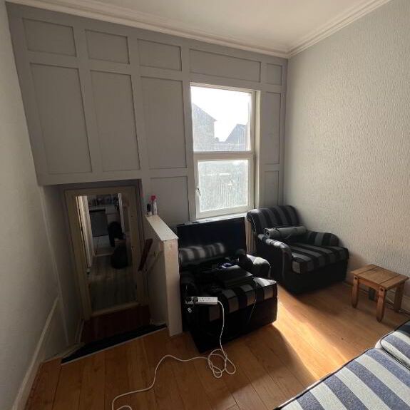 September Start Date, 35 Cromwell Road, Belfast, BT7 1JW - Photo 1