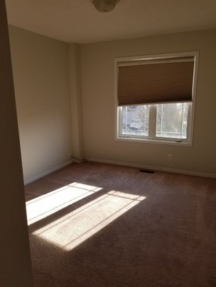 For Lease - 12 Marshview Avenue, Aurora, Ontario - Photo 1