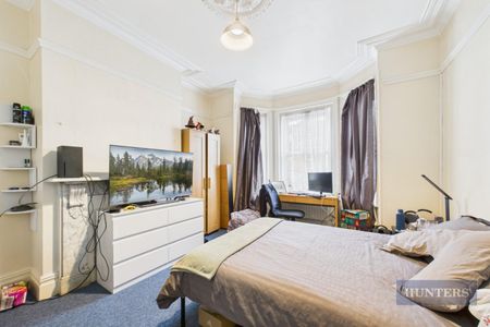 7 bedroom House To Let Total Size: 1680 SQ FT - Photo 2