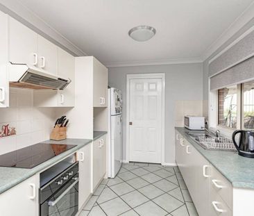 COMFORT AND SPACE IN RAYMOND TERRACE! - Photo 2