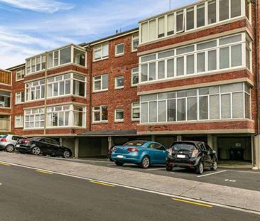 Centrally located, ground floor apartment - Photo 4