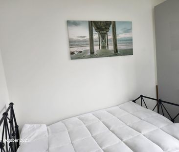 Room in a Shared Flat, Imperial Drive, HA2 - Photo 2