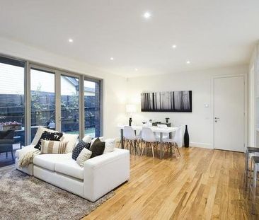 Stunning Quality Home - Photo 5