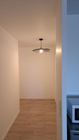 Location Appartement 1 pièce 41m² CAEN 14000 - Photo 3