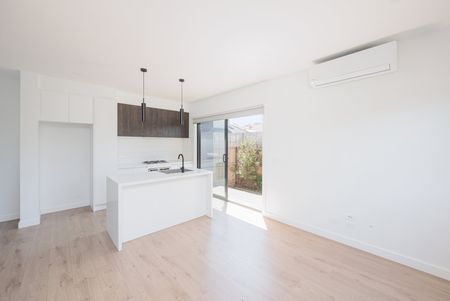 2/1 Taylors Avenue, Reservoir VIC 3073 - Photo 5