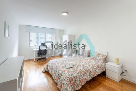 Alquiler de piso en Calle Foncalada - Photo 4