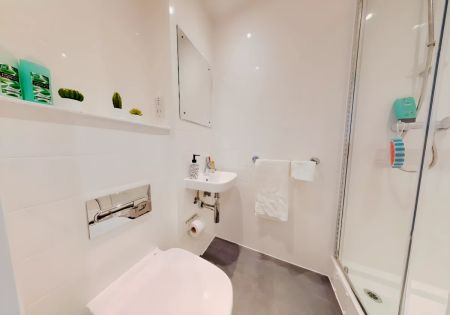 Gold En Suite - Photo 3