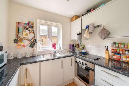 Hillbury Road, Heaver Estate, SW17 - Photo 4
