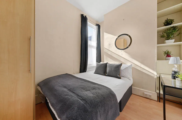 1 bedroom in a house share to rent - Photo 1