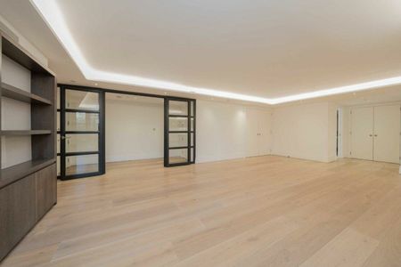 Kensington Gardens Square, Notting Hill, W2 - Photo 2