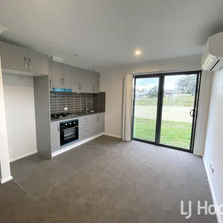 Modern, Near New Unit – Ross Hill - Photo 3
