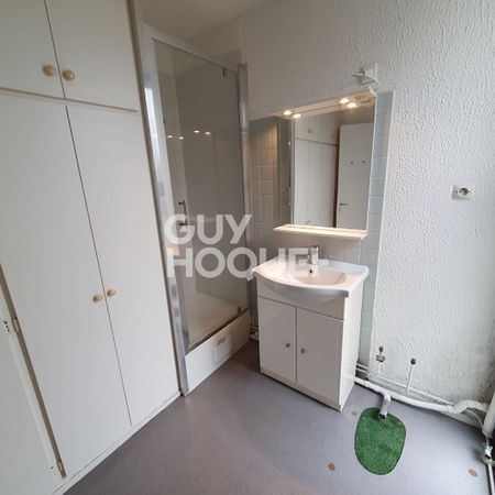 LIMITE TALENCE T1 + Balcon + Place de parking - Photo 4