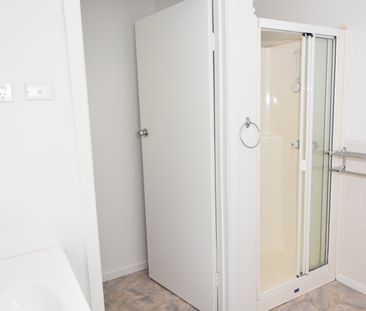 ONE BEDROOM UNIT IN GREAT LOCATION - Photo 2