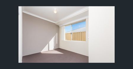 4x2 Family Home with Multiple Living Areas in Butler! - Photo 4