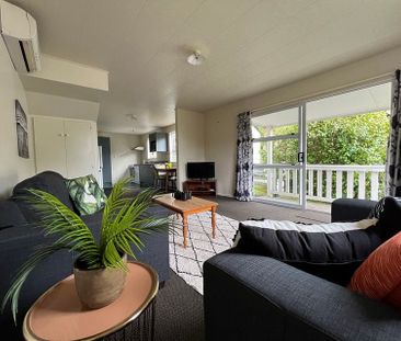 Sunny warm fully furnished house with views - Photo 2