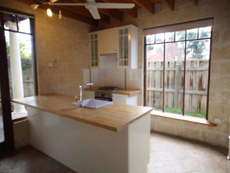 UNIQUE 5X1 HOME IN LOVELY ACSOT ESTATE - Photo 2