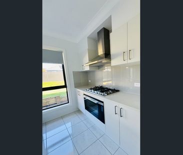 Elegant 3-Bedroom Home Offering Comfort and Convenience - Photo 1