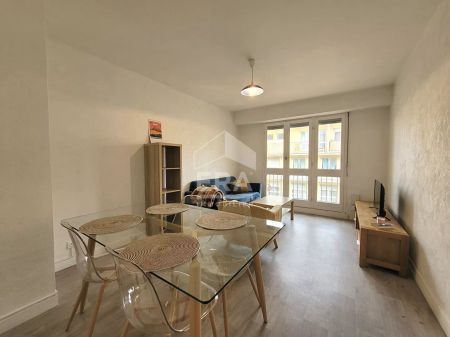 LOCATION MEUBLEE - PAU - Secteur Verdun : Appartement T3 de 63m² avec 2 balcons et parking - Photo 2