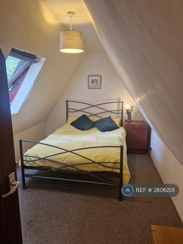 2 bedroom semi-detached house to rent - Photo 3