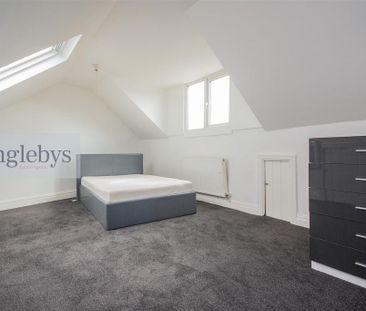 2 bedroom maisonette to rent - Photo 4