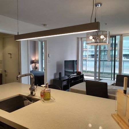 Furnished AC 2 bed+2 bath+den condo at Van downtown “Telus Garden” - Photo 3