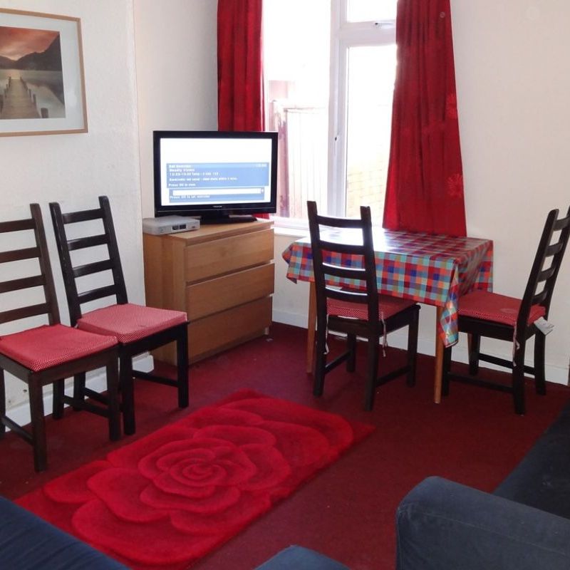 12 Grange Street - Huge 4 bedLoughborough - Photo 1