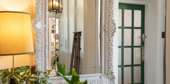 Eclectic Victorian Elegance – Furnished & Utilities, 3-4 Month Lease Term - Photo 3