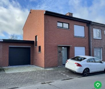 Ruime, gerenoveerde woning met twee slaapkamers te Roeselare - Photo 1