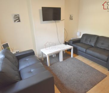 5 Bedroom Semi-Detached House - Photo 6
