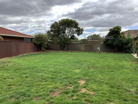 3 Bedroom House in South Shepparton! - Photo 5